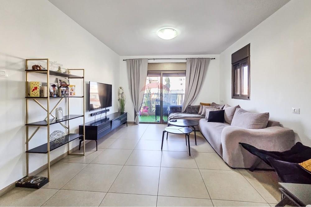 Apartment for Sale in קרית מוצקין - Image 5