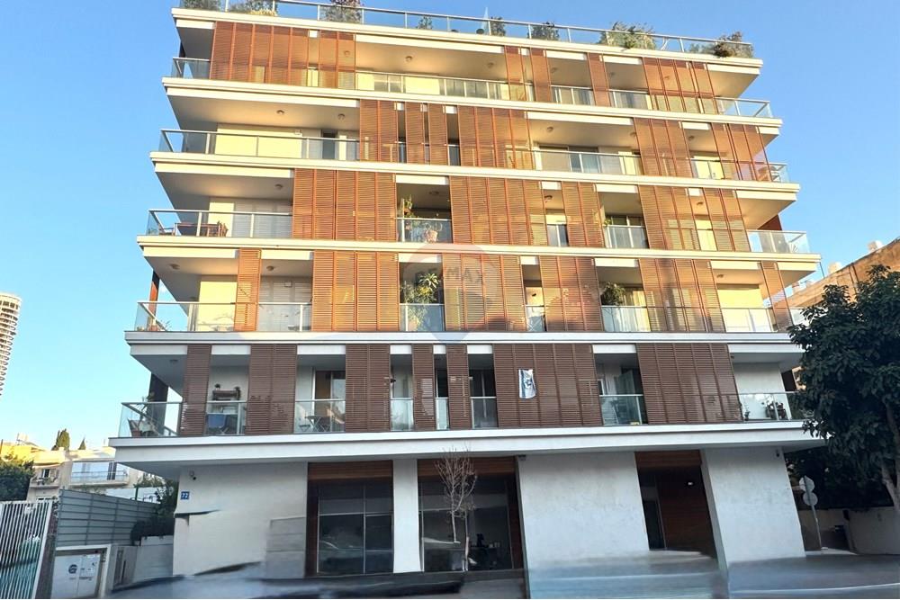Apartment for Sale in Tel Aviv - Image 3