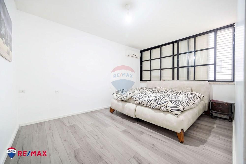 Apartment for Sale in Petah Tikva - Image 3