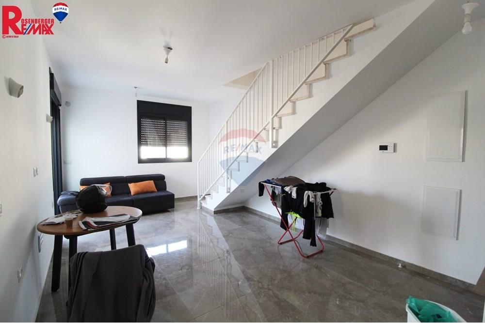 Apartment for Sale in Holon - Image 2