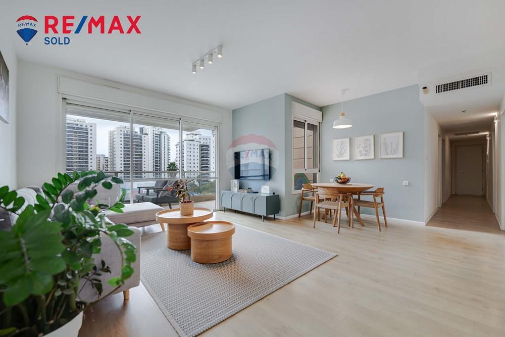 Apartment for Sale in Petah Tikva - Image 3