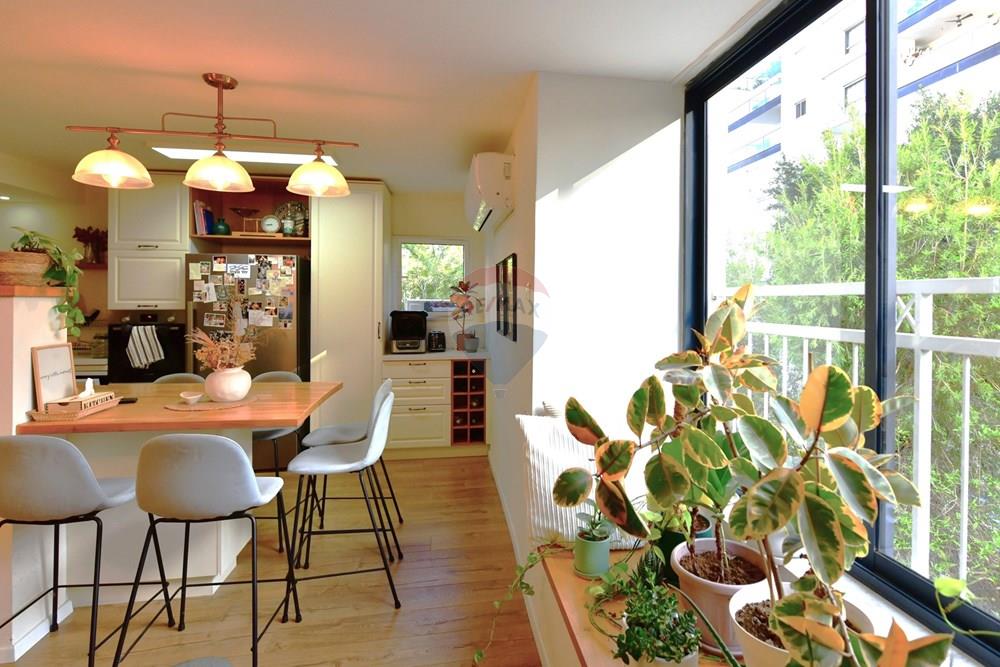Apartment for Sale in קרית אונו - Image 4