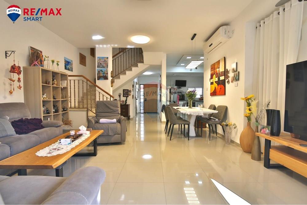 Apartment for Sale in Kiryat Yam - Image 5