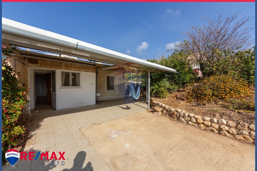 Condo for Sale in תל יוסף - Image 2