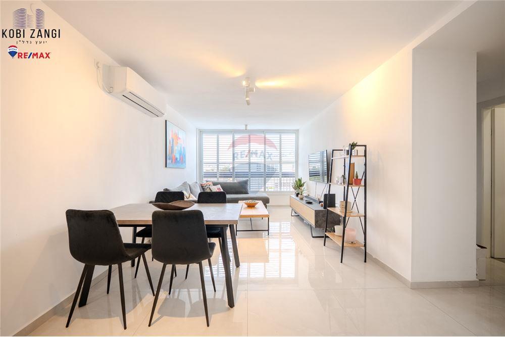 Apartment for Sale in Tel Aviv - Image 4