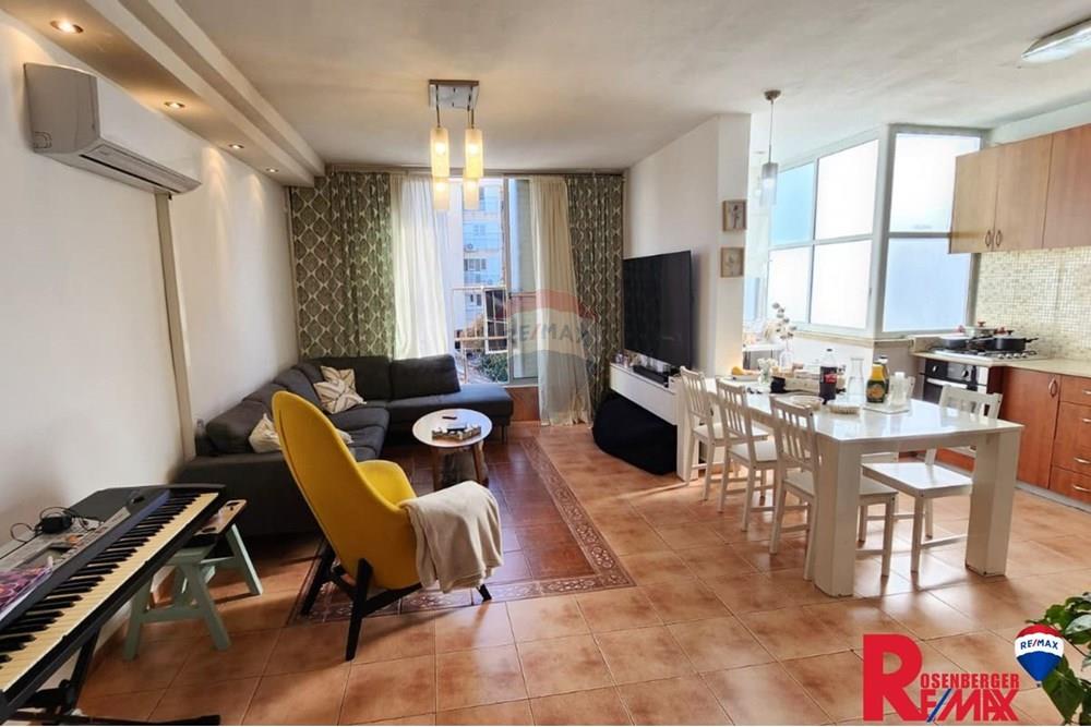 Apartment for Sale in Rishon LeZion - Image 3