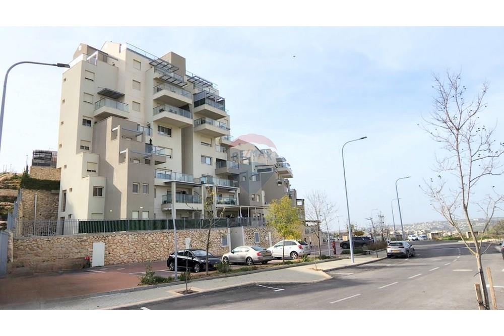 Apartment for Sale in מעלות - Image 5