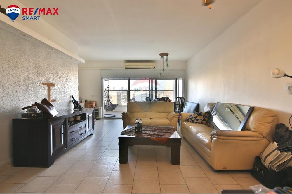 Apartment for Sale in קרית מוצקין - Image 2