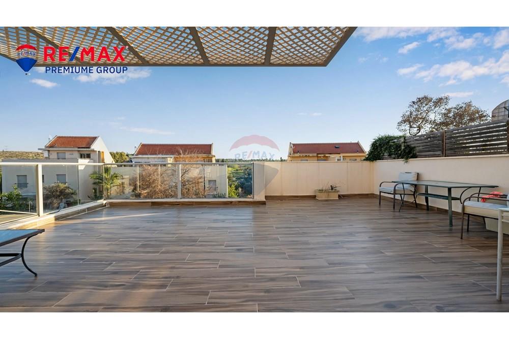 Apartment for Sale in שוהם - Image 1
