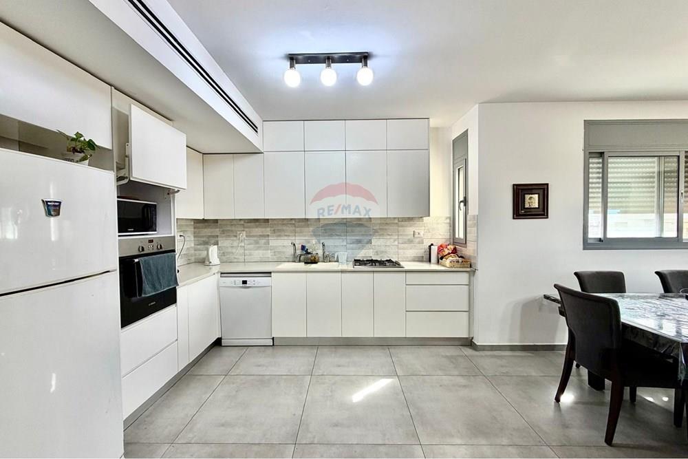 Apartment for Sale in Netanya - Image 5