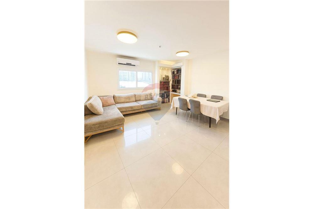Apartment for Sale in Hadera - Image 1