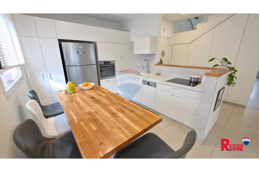 Apartment for Sale in Holon - Image 6