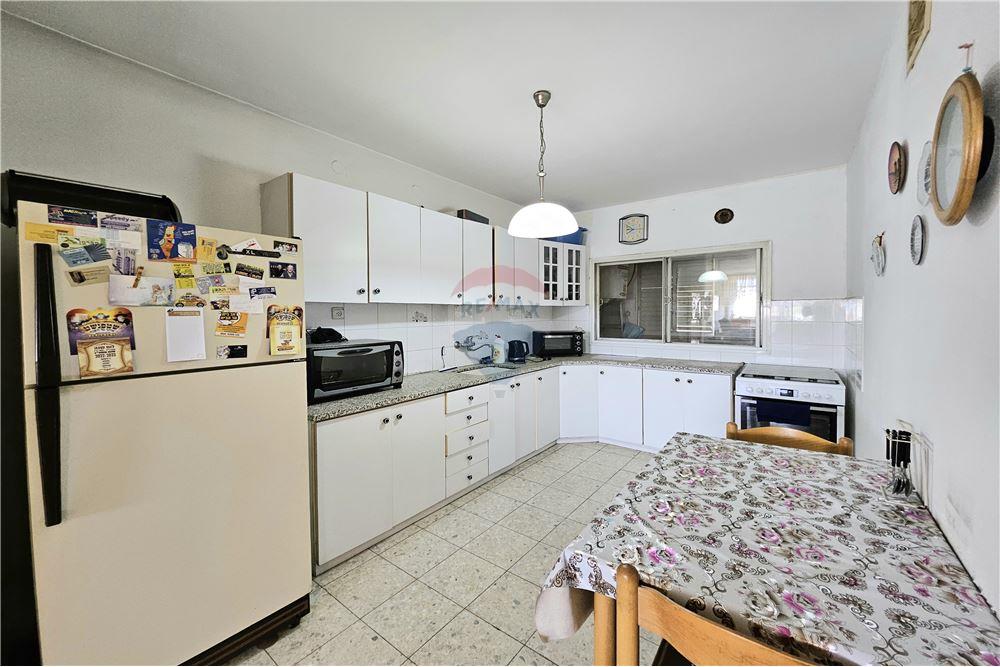 Apartment for Sale in Afula - Image 2