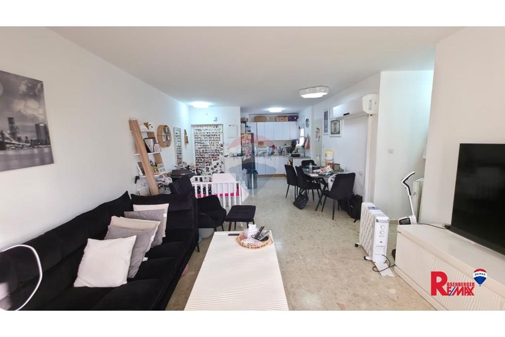 Apartment for Sale in Rishon LeZion - Image 2