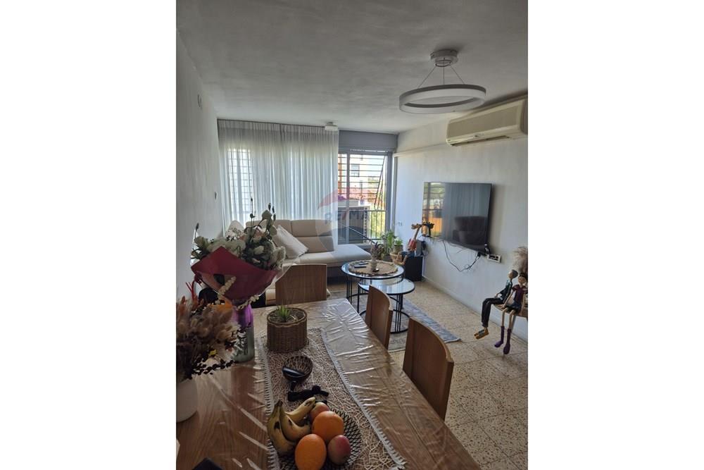 Apartment for Sale in Tel Aviv - Image 3