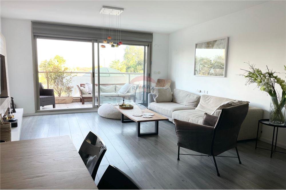 Apartment for Sale in Tel Aviv - Image 1