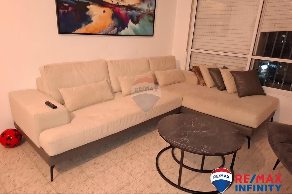 Apartment for Sale in Lod - Image 3