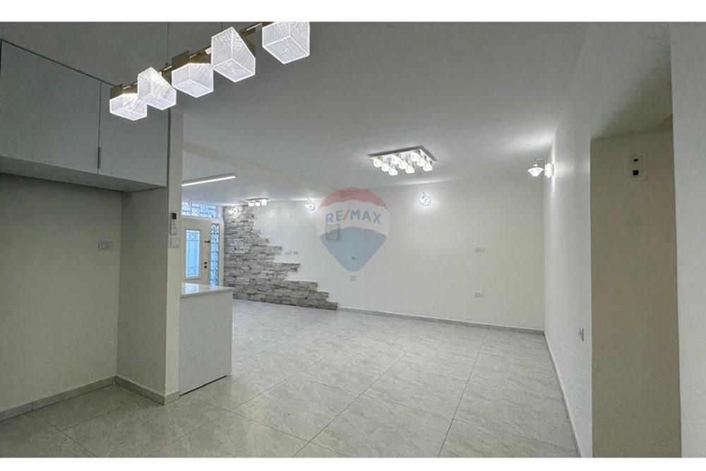 Apartment for Sale in Holon - Image 2