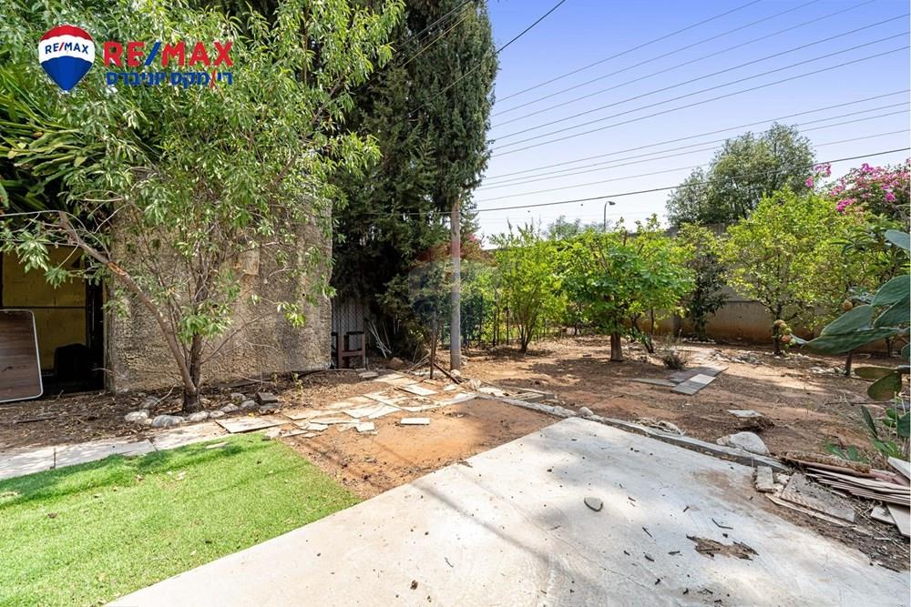 House for Sale in Rehovot - Image 2