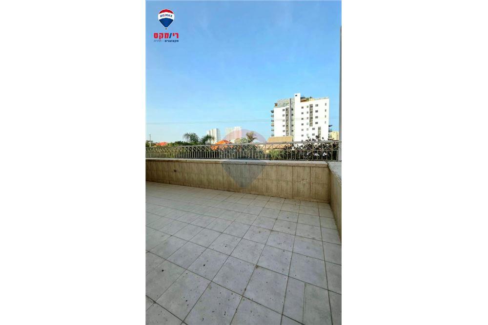 Apartment for Sale in Hadera - Image 7