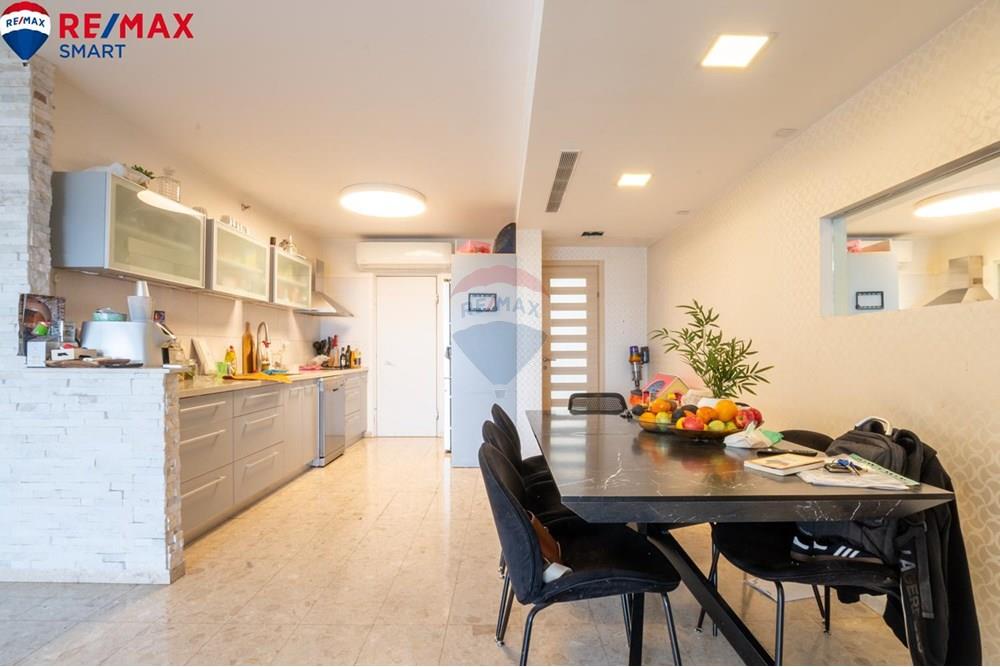 Apartment for Sale in קרית מוצקין - Image 4