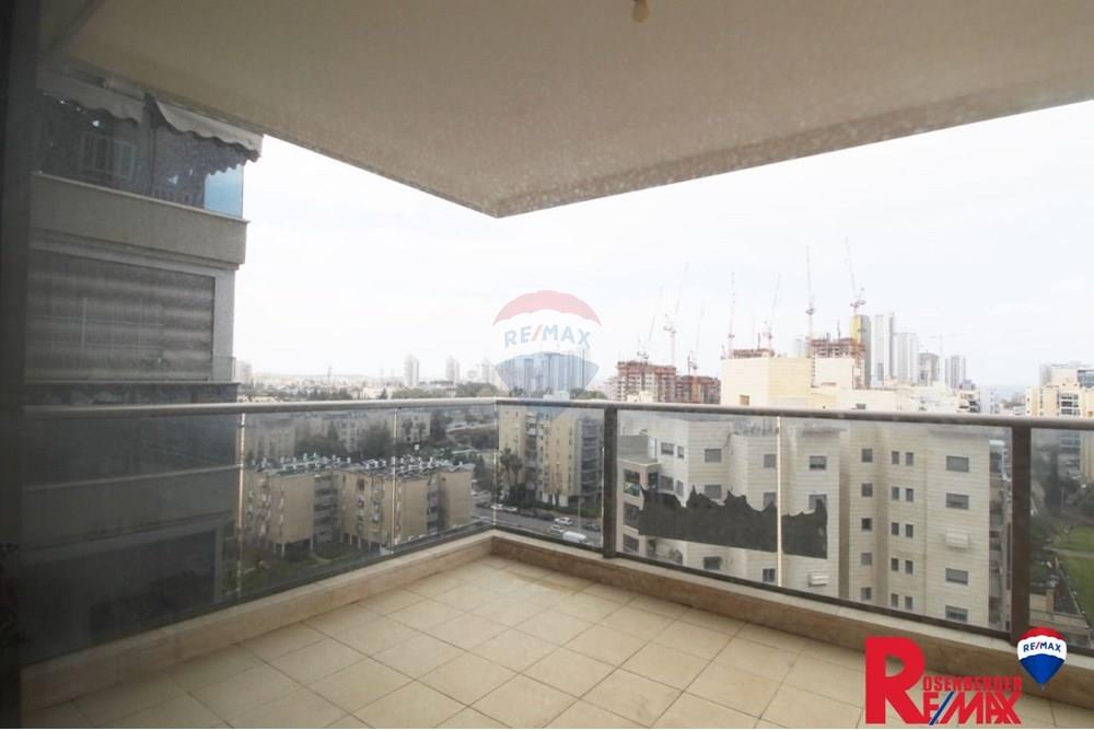 Apartment for Sale in Bat Yam - Image 5