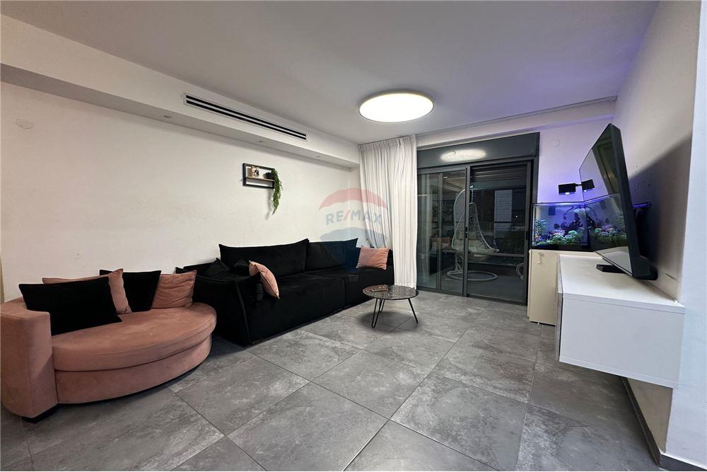 Apartment for Sale in Or Yehuda - Image 1