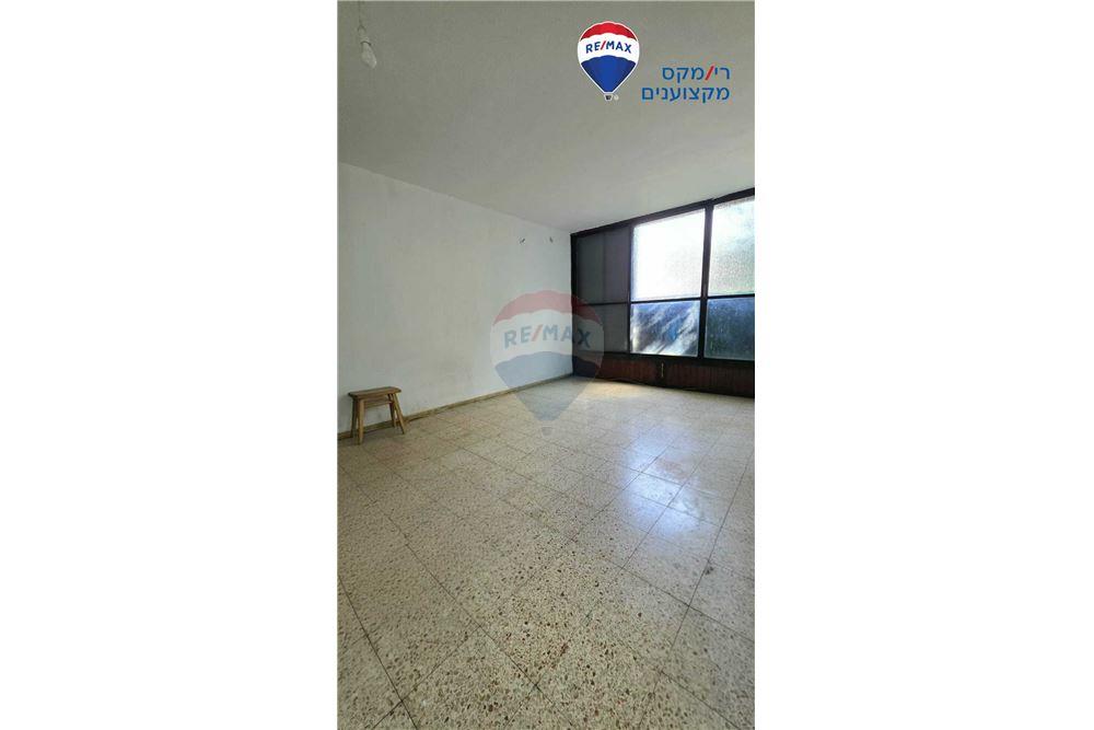 Apartment for Sale in Hadera - Image 3