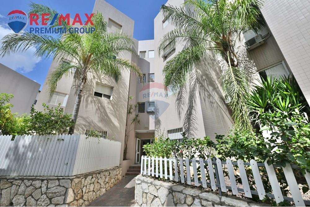Apartment for Sale in שוהם - Image 1