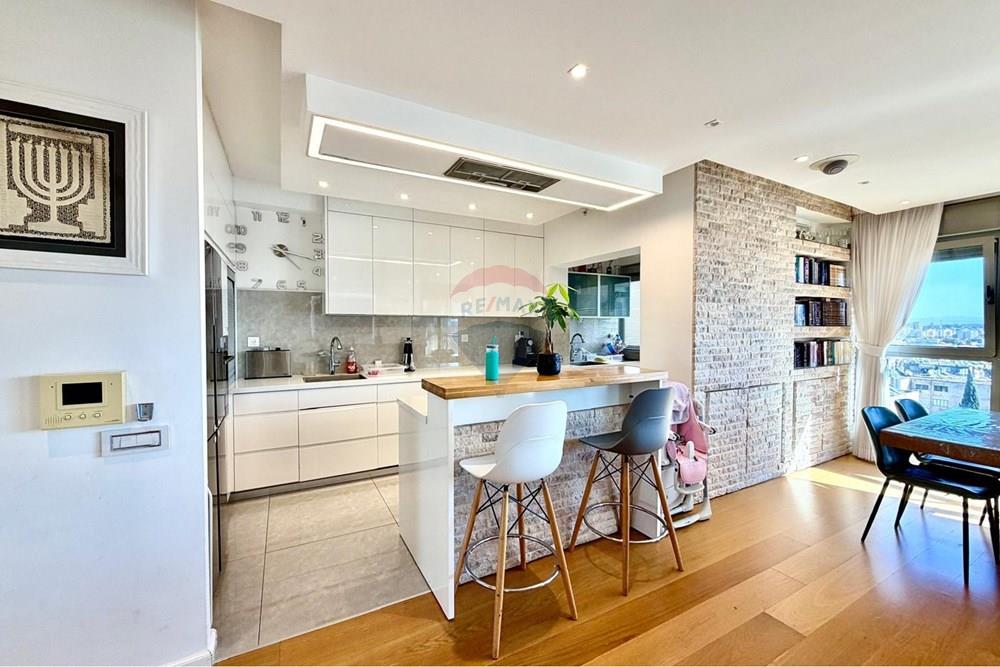 Apartment for Sale in Netanya - Image 4