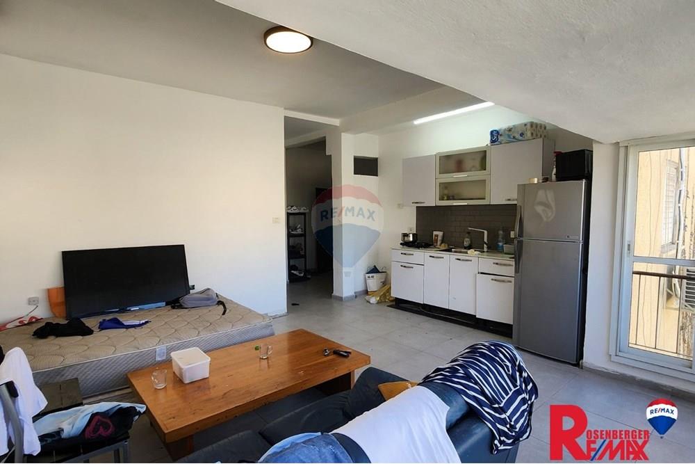 Apartment for Sale in Tel Aviv - Image 3