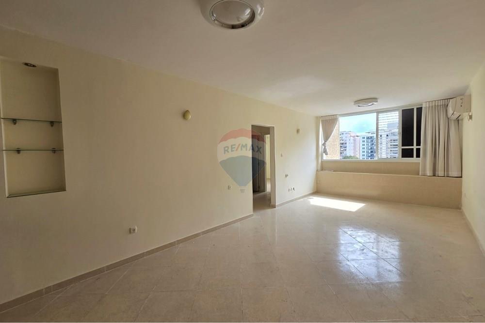 Apartment for Sale in Tel Aviv - Image 2