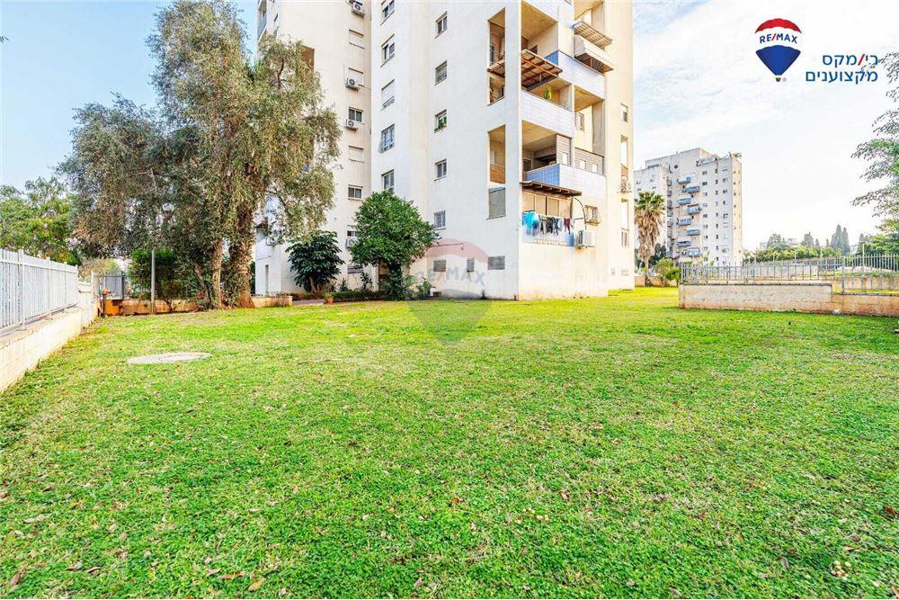 Apartment for Sale in Hadera - Image 1
