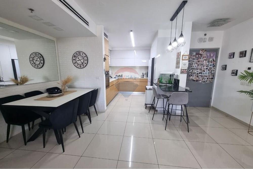 Apartment for Sale in קרית מוצקין - Image 1