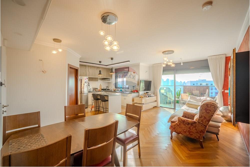 Apartment for Sale in Petah Tikva - Image 6