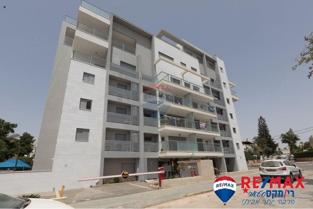 Apartment for Sale in Herzliya - Image 1