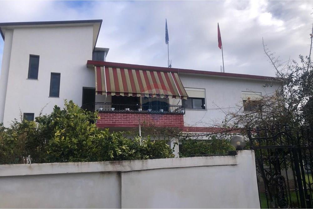 Rrota e Kuqe, Durrës
