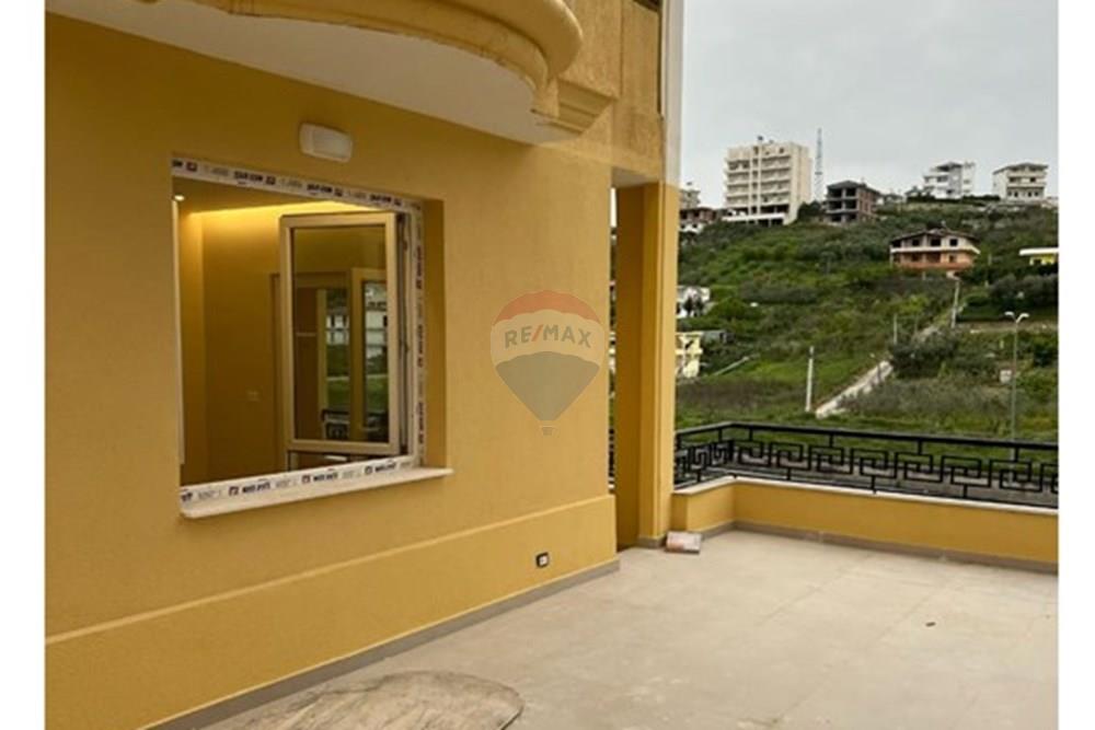 Shkëmbi i Kavajës, Durrës
