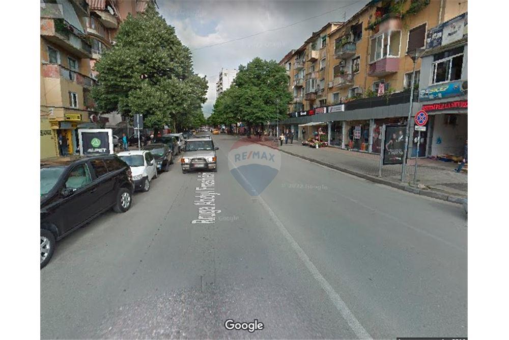 Libri Universitar, Tiranë