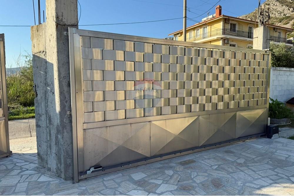 Ishull Shëngjin, Lezhë