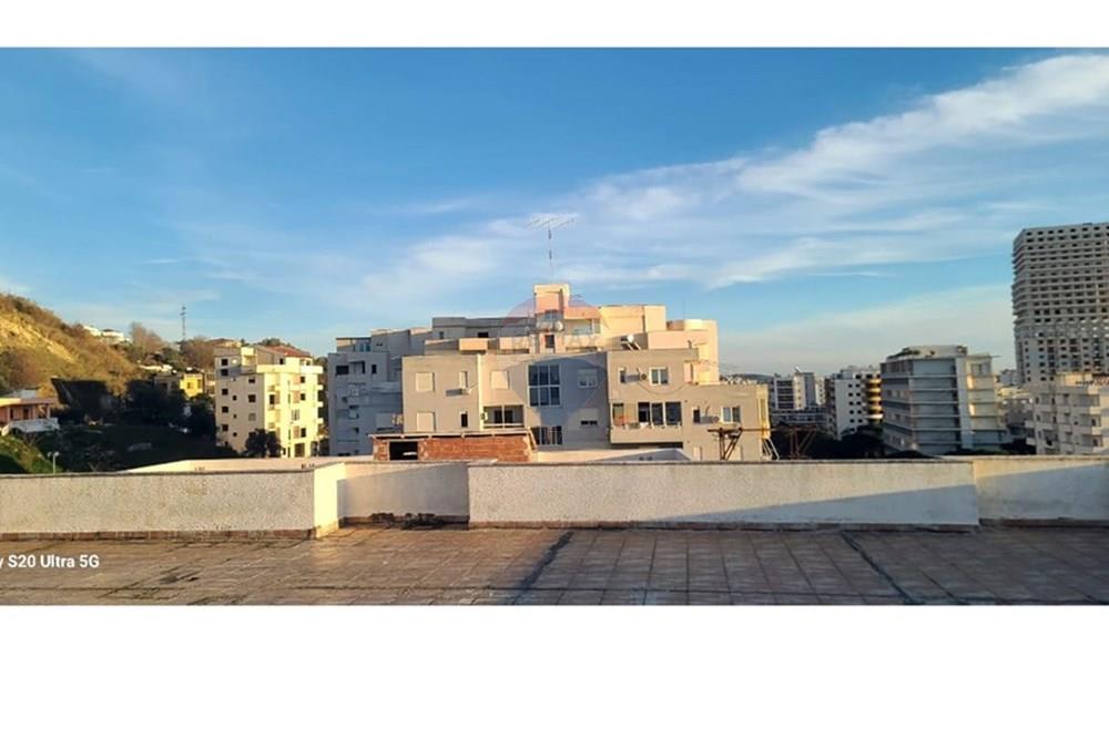 Shkëmbi i Kavajës, Durrës