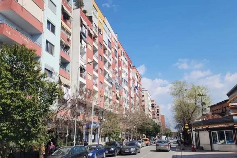 Pallatet Çabej, Tiranë