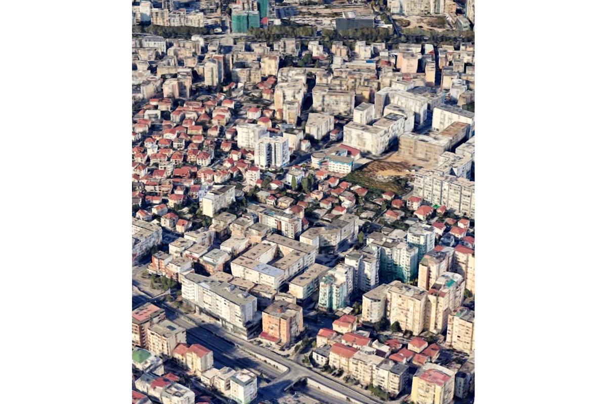 Qendra Kristal, Tiranë