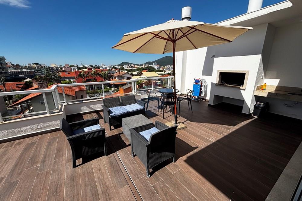 Apartamento en Alquiler con Vista al Mar en Ingleses, Florianópolis — 3 Dormitorios