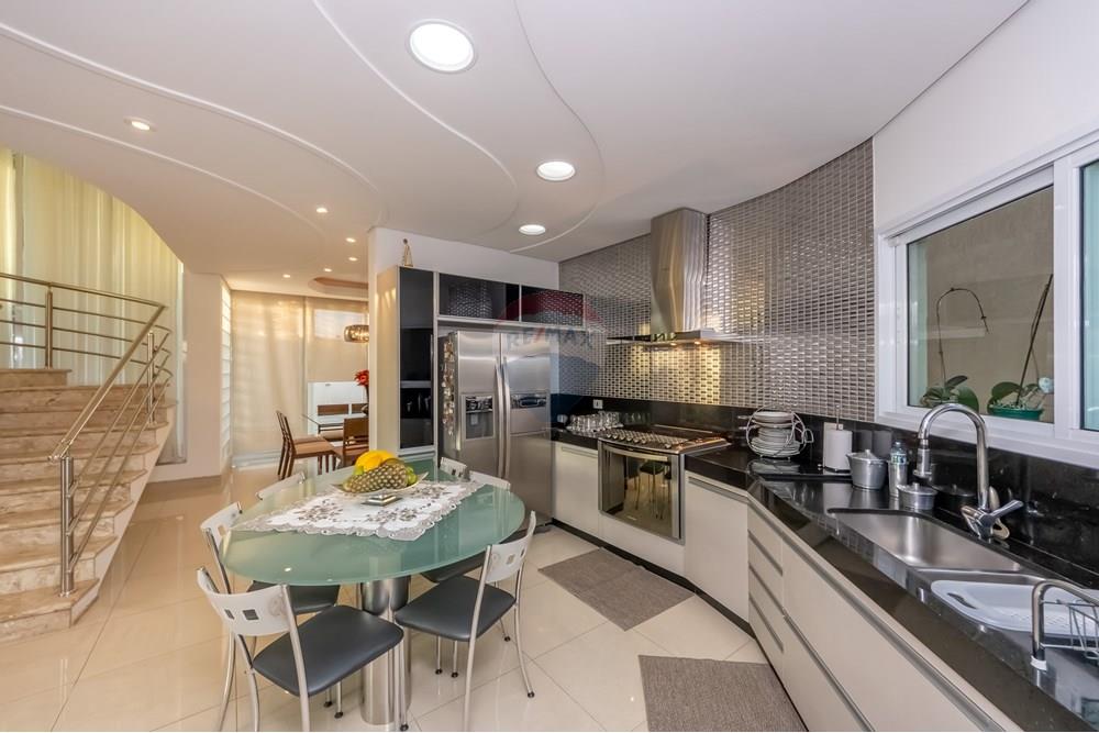 Sobrado, 3 quartos, 672 m² - Foto 9