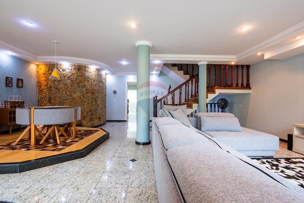Casa, 3 quartos, 328 m² - Foto 8