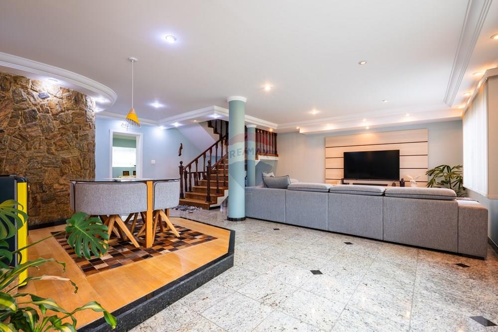 Casa, 3 quartos, 328 m² - Foto 6