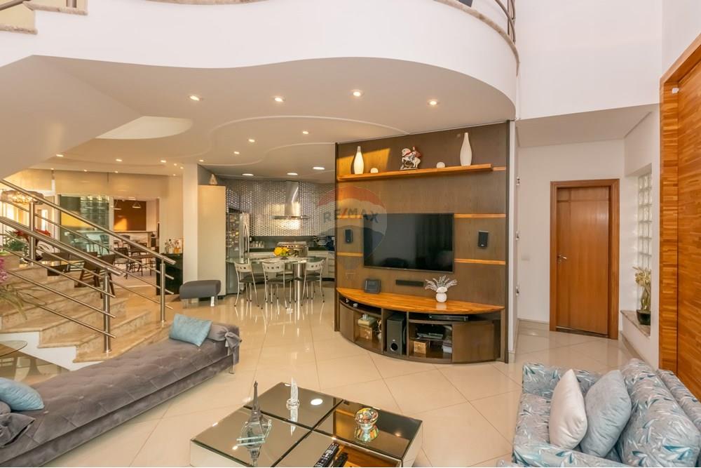 Sobrado, 3 quartos, 672 m² - Foto 2