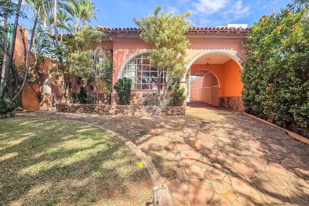 Casa, 4 quartos, 250 m² - Foto 1