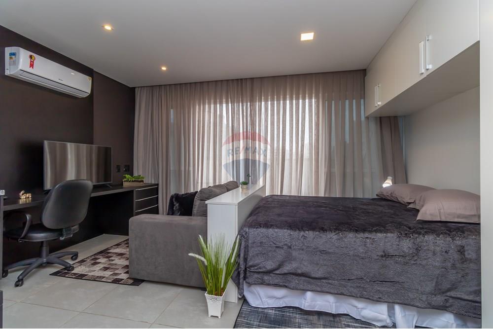 Studio Mobiliado no Centro com Sacada e uma Vista Privilegiada — foto 1